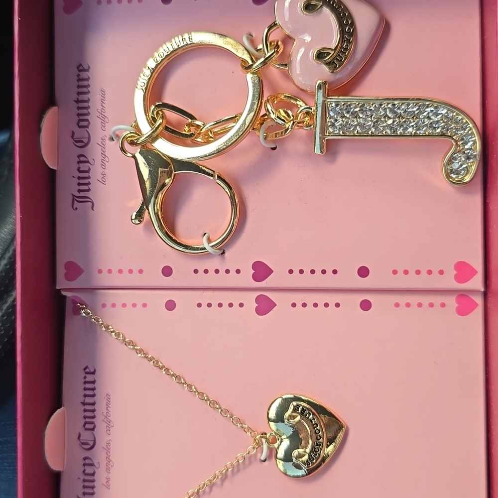 💗Juicy Couture Gold Necklace with Embeliahed J and a Pink Pave Heart Charm💕